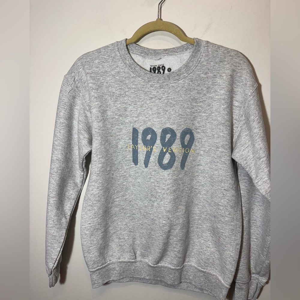 Taylor Swift Gray 1989 Sweatshirt